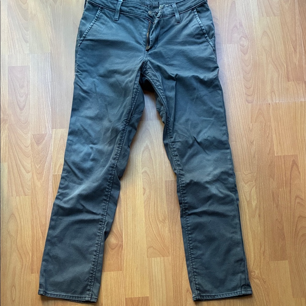 Levi's Men's Charcoal Straight Jeans